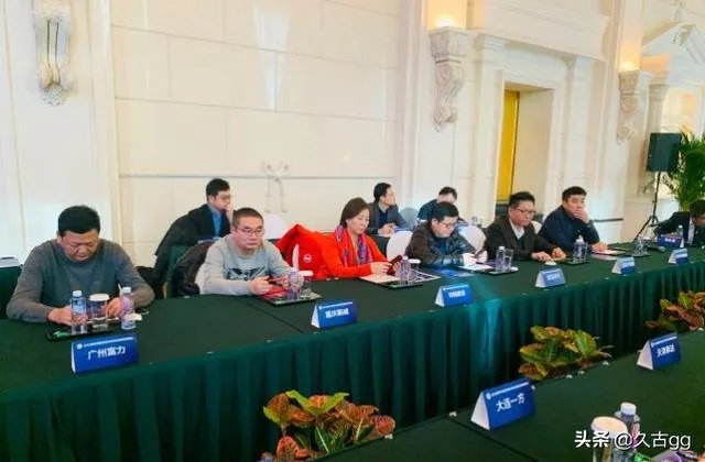 “恒大拿再多冠军有啥用?中国足球也上不去啊”!恒大在这时候出现是走了好运还是霉运?