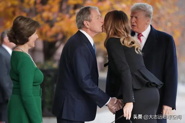 小布什当选美国