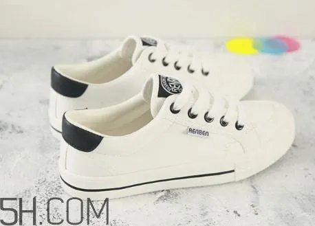 板鞋要买大一码吗?板鞋会越穿越大吗?