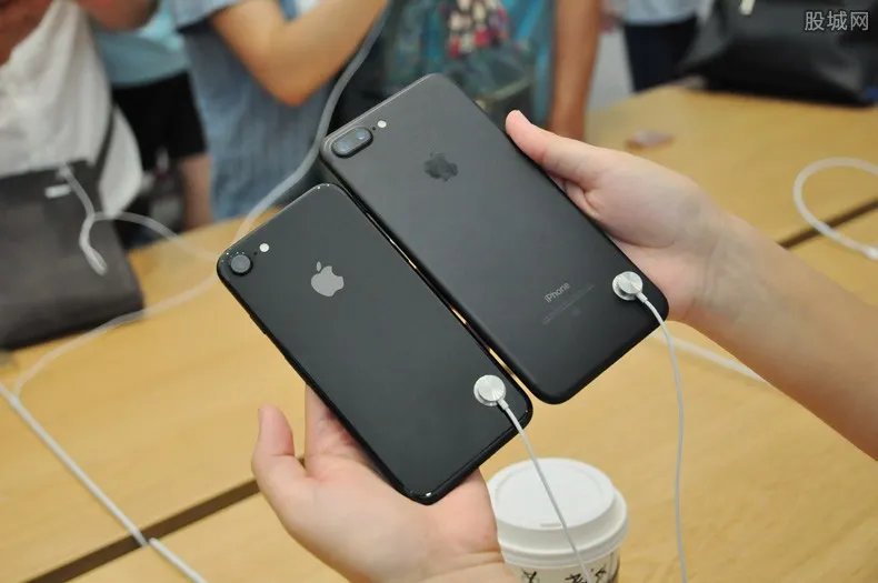 iPhone12价格 起售价799美元均支持5G