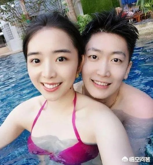 《英雄联盟》余霜直播爆料，Rookie女友是美女主持小钰，网友热议破案了，你怎么看？