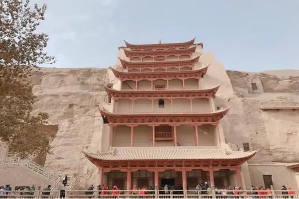黄晓明为angelababy庆生，是在辟谣离婚传闻吗？