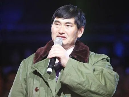 “大衣哥”朱之文儿子结婚,其状态如何?