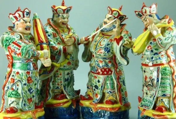 佛教四大天王踩的小人是谁，他们有何来历？