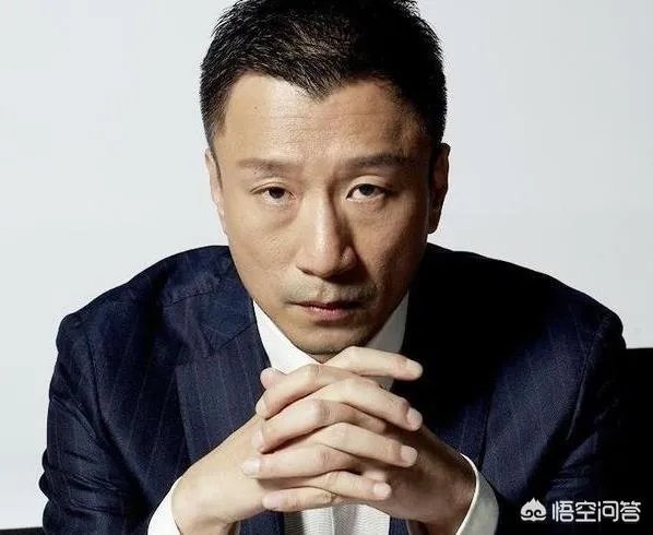 李佳琦带爱犬去宠物学校学习期间被拍到抽烟,大家如何看待?