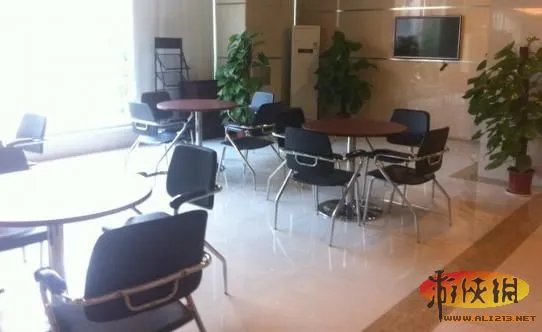 大学男生文艺范寝室爆红 引得女生想住男生宿舍