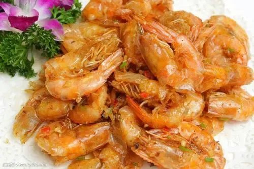 椒盐中虾属于鲁菜系,该怎样去做椒盐中虾?