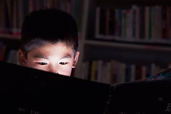 男生喜欢在后面抱女生原因