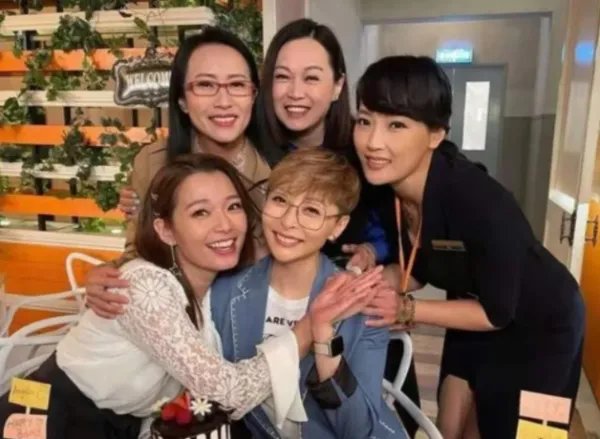 TVB女星汤盈盈46岁生日获佘诗曼送祝福,她在圈内还有哪些好友?