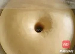外面有一层薄皮、里面有夹心,然后两边还有肉松的一种面包,是什么面包呢?怎么做比较好吃,特别想吃?
