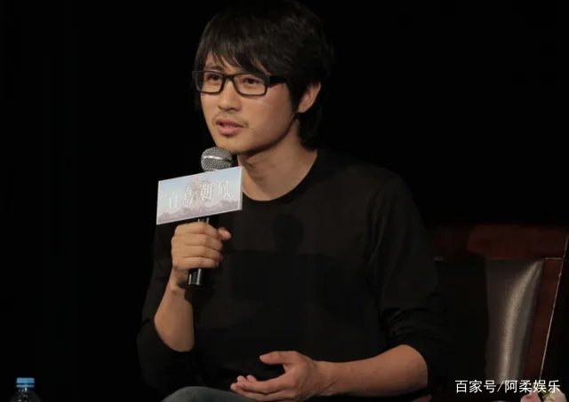 街头和韩寒热吻,被林俊杰下跪求婚,金莎现状如何?