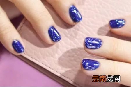 美甲图片2021新款式，五种流行色让指甲美丽动人