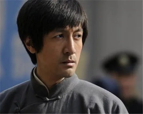 欣赏张鲁一整容前后图片 对比后脸部更有轮廓了