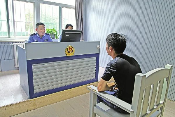 女生被杀案,嫌犯父亲是司法局干部,这件事他是否知情?