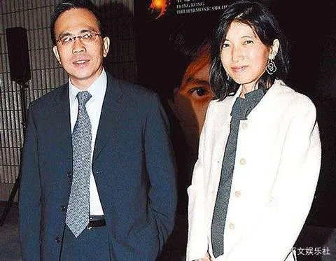 王俪桥是李嘉诚唯一的儿媳，梁洛施连生3子为何没能嫁入豪门？