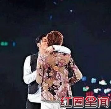 张敬轩同性恋伴侣是关智斌吗 张敬轩Gay出柜证据吻照曝光