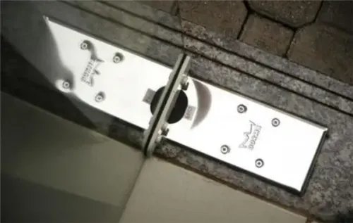 地弹簧玻璃门安装