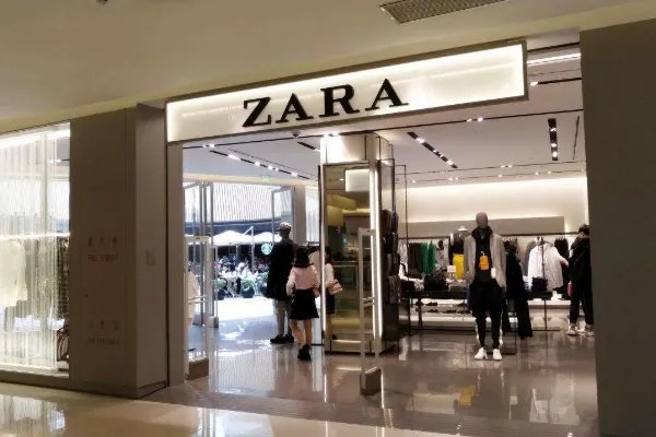 zara属于什么档次的牌子啊。。