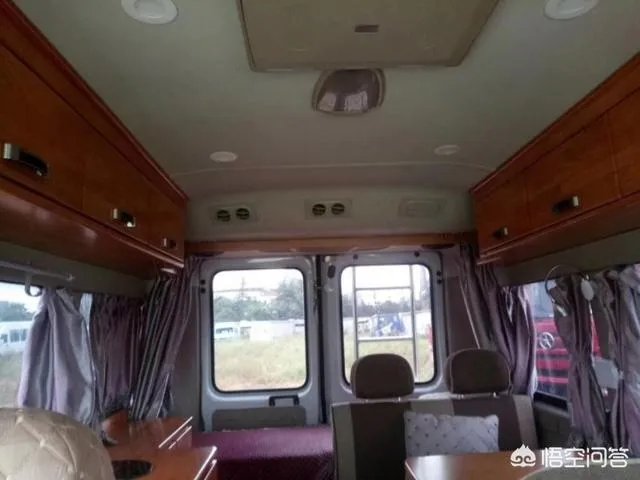 什么车既能轻度越野又能当房车？