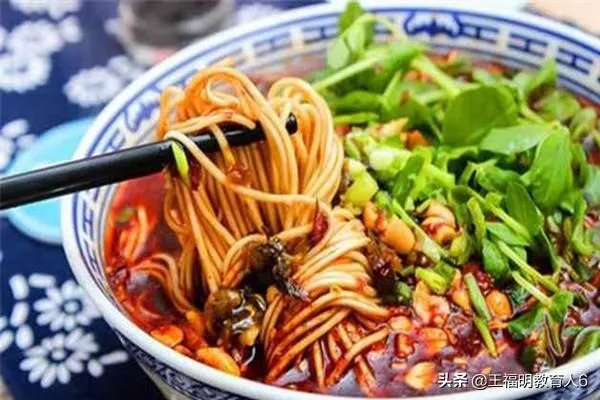 作为一个河南人,你是喜欢吃名气大的连锁烩面还是夫妻档小摊老店?