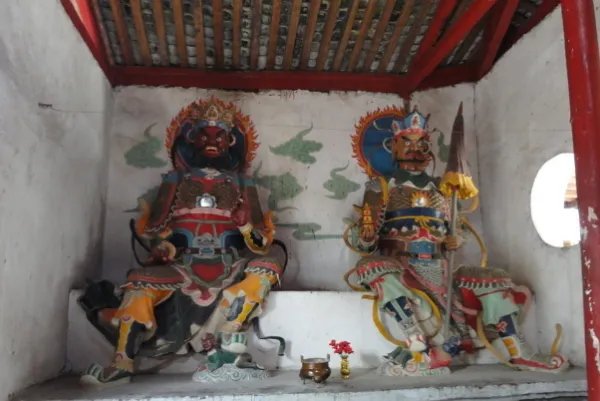 佛教四大天王踩的小人是谁,他们有何来历?