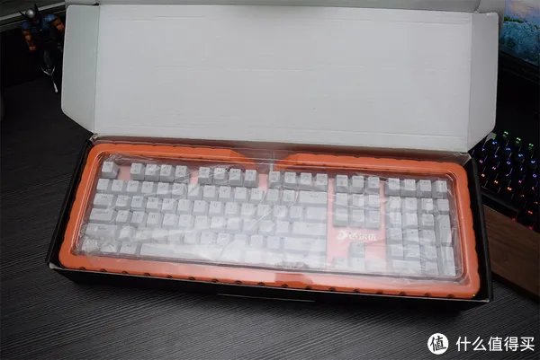 送女友的玫瑰金键盘 — 达尔优 108键 机械点彩版 背光机械键盘 开箱