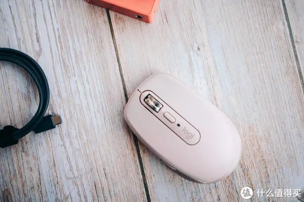 好物评测分享 篇五：罗技MX Anywhere 3无线鼠标测评，颜值轻柔性能超强，丝滑的电磁滚轮，适合办公的小助手