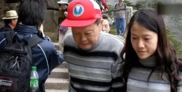 如何评价爷孙恋？年龄差那么多，是真爱吗？
