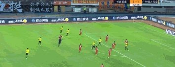 恒大2-3遭亚泰逆转,张琳梵回传失误,乌龙助攻亚泰绝杀,如何评价这场比赛?