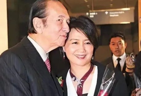 赌王讣闻曝光,揭何猷邦究竟是何方神圣?