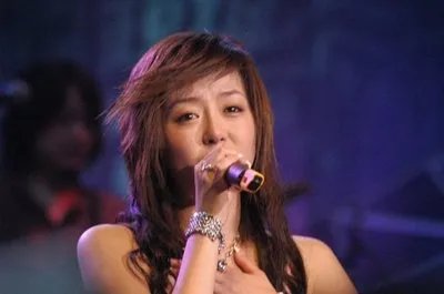 2004年超级女声的冠军是谁？