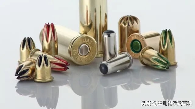 演习时用的空包弹，中弹后为什么会冒烟？