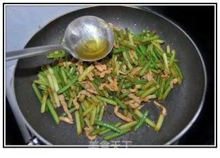 你不能不会的－－蒜苗炒肉丝