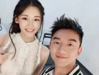 郑恺和苗苗婚后首次合体，苗苗真的怀孕了吗？