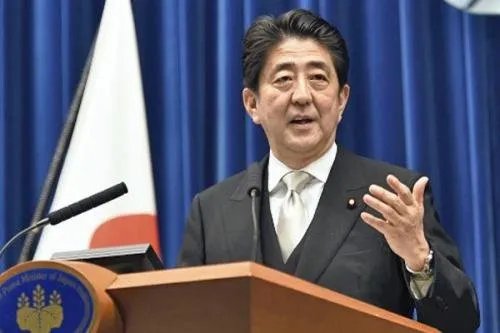日本首相安倍晋三辞去首相一职是什么原因?
