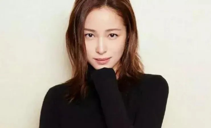 江一燕和好利来老板