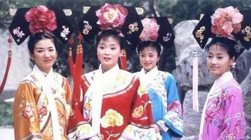 《还珠格格》第三部在拍摄的时候,很多演员都被换成新的演员,这到底是因为什么原因?