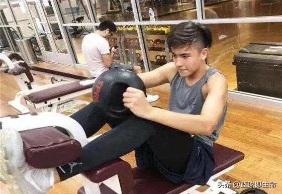 李楠、王治郅、巩晓彬的儿子都入选了国青男篮,巴特尔的儿子呢?
