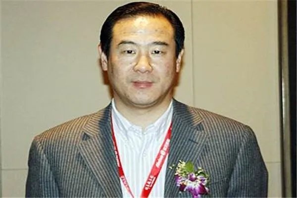几年前有个男人曾预言阿里巴巴将会飞跃,现在他的生活如何?