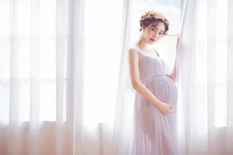 广东孕妇打瞌睡被公司辞退,公司判赔4.8万,孕妇在职场该如何保护自己?