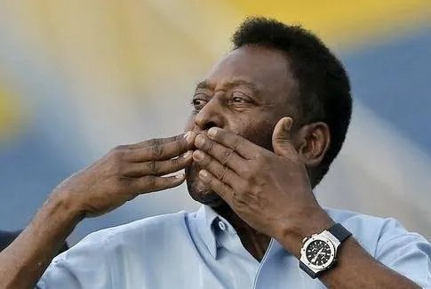 罗伯特卡洛斯也很好,为什么别人多称贝克汉姆、贝隆为任意球大师?