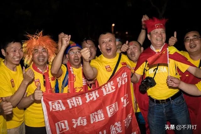 李铁率队首场正式比赛,CCTV5全程直播,国足赢几球才算及格?