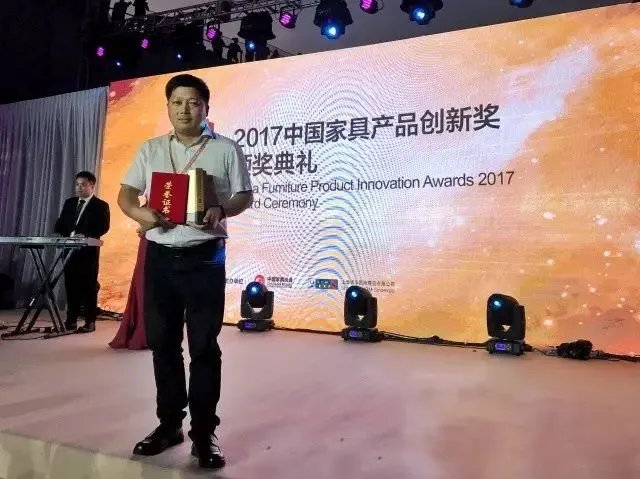 这张拿了创新奖的圆桌,到底有什么不同?