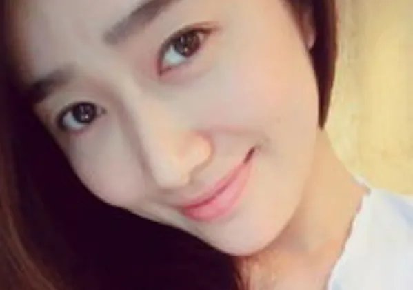 韩寒和赵卓娜真的在一起过吗？