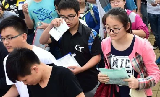 江苏高考文科第一无缘清华北大,教育大省江苏真有这么差吗?