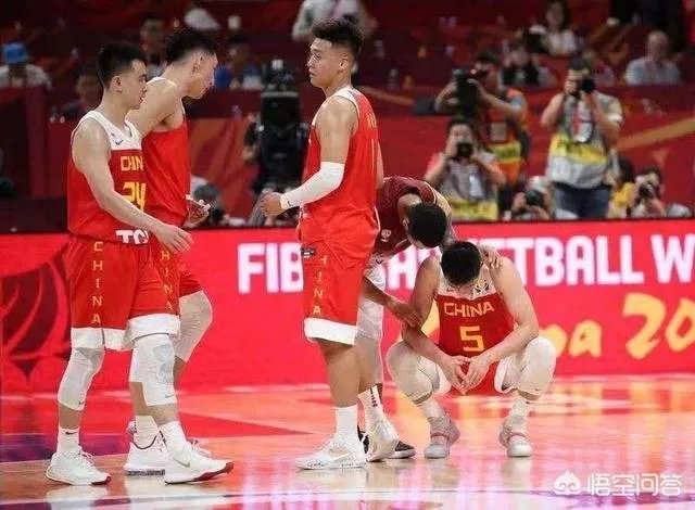 球场上阿联从来不怵美国队,这也是他身上独有的精气神,但为何有人说他不能成为主流力量呢?