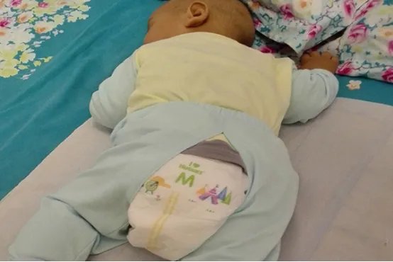 新生儿拉肚子了怎么办