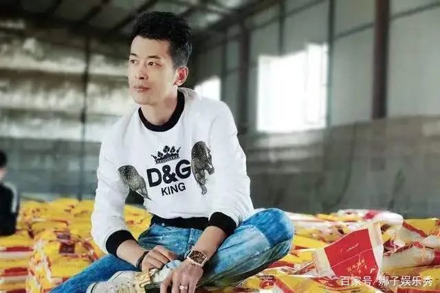 怼郑爽,怼张雨绮,碰瓷品牌方,辛巴为什么这么硬?