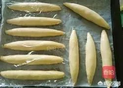 外面有一层薄皮、里面有夹心,然后两边还有肉松的一种面包,是什么面包呢?怎么做比较好吃,特别想吃?
