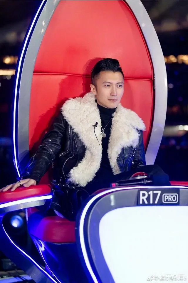 如果谢霆锋和周杰伦同时开演唱会,你会听谁的?为什么?